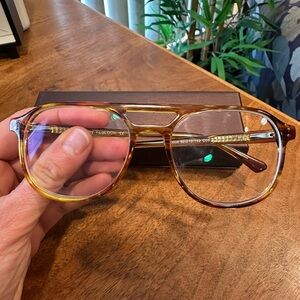 Stylish caramel tortoise aviators. Jimmy Fairly/Persol style ✨